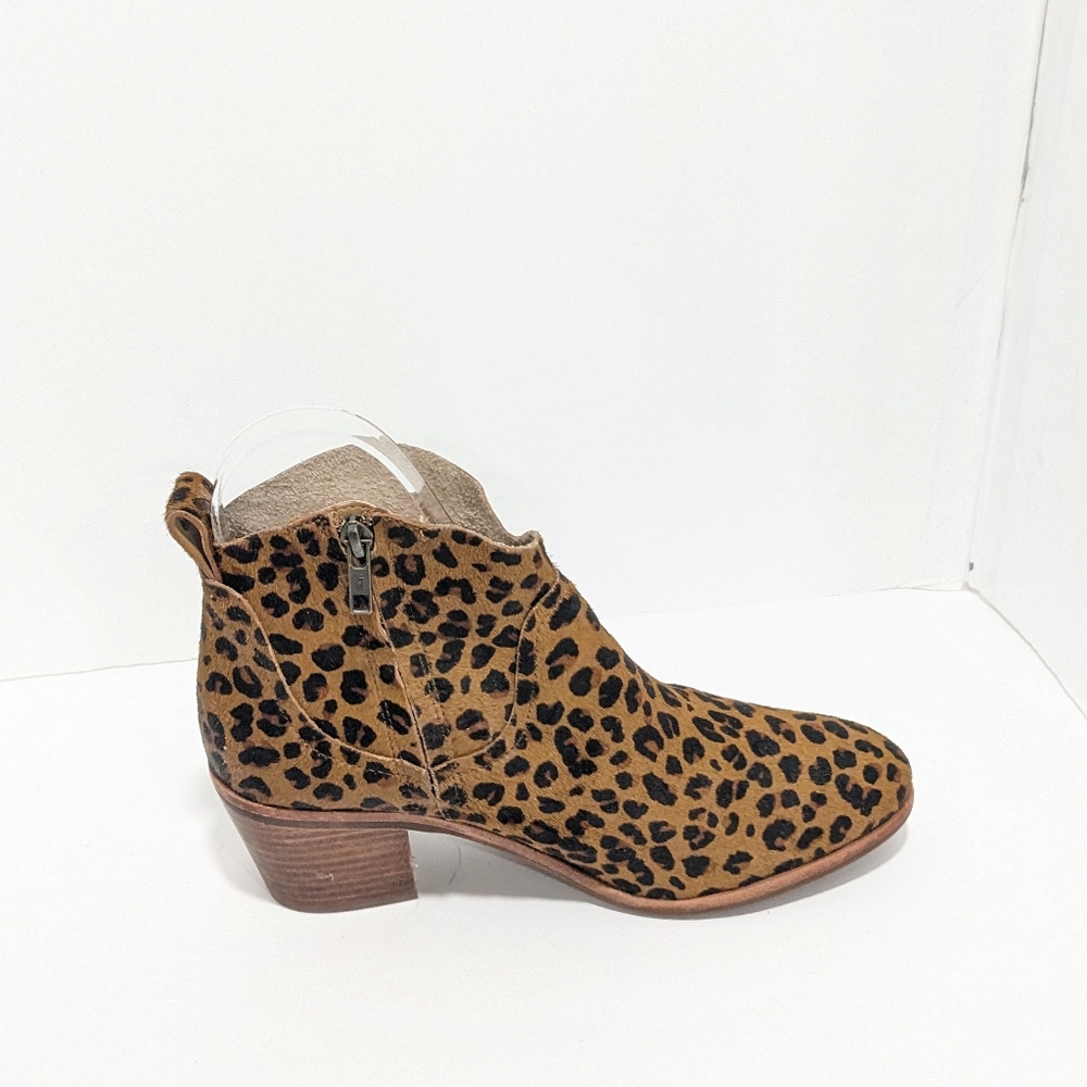 UGG Kingsburg Leopard Boots - Picture 4 of 16